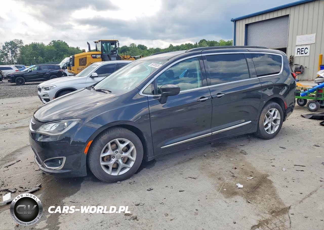 2017 Chrysler Pacifica Touring L – zdjęcie 1 z 13