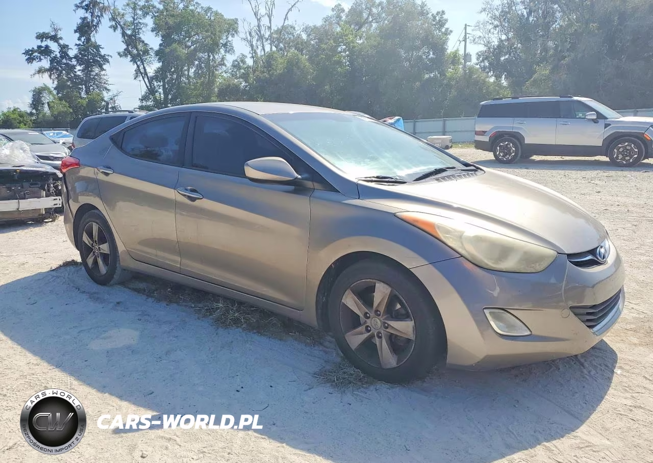 2013 Hyundai Elantra Gls VIN:5NPDH4AE5DH448108 - 4