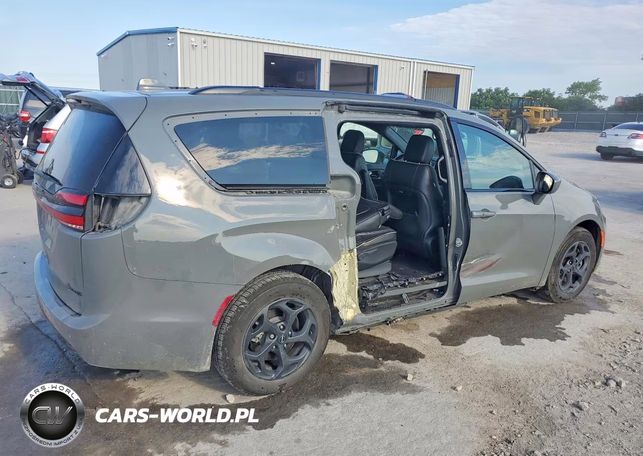 2021 Chrysler Pacifica Hybrid Limited VIN:2C4RC1S79MR586529 - 3