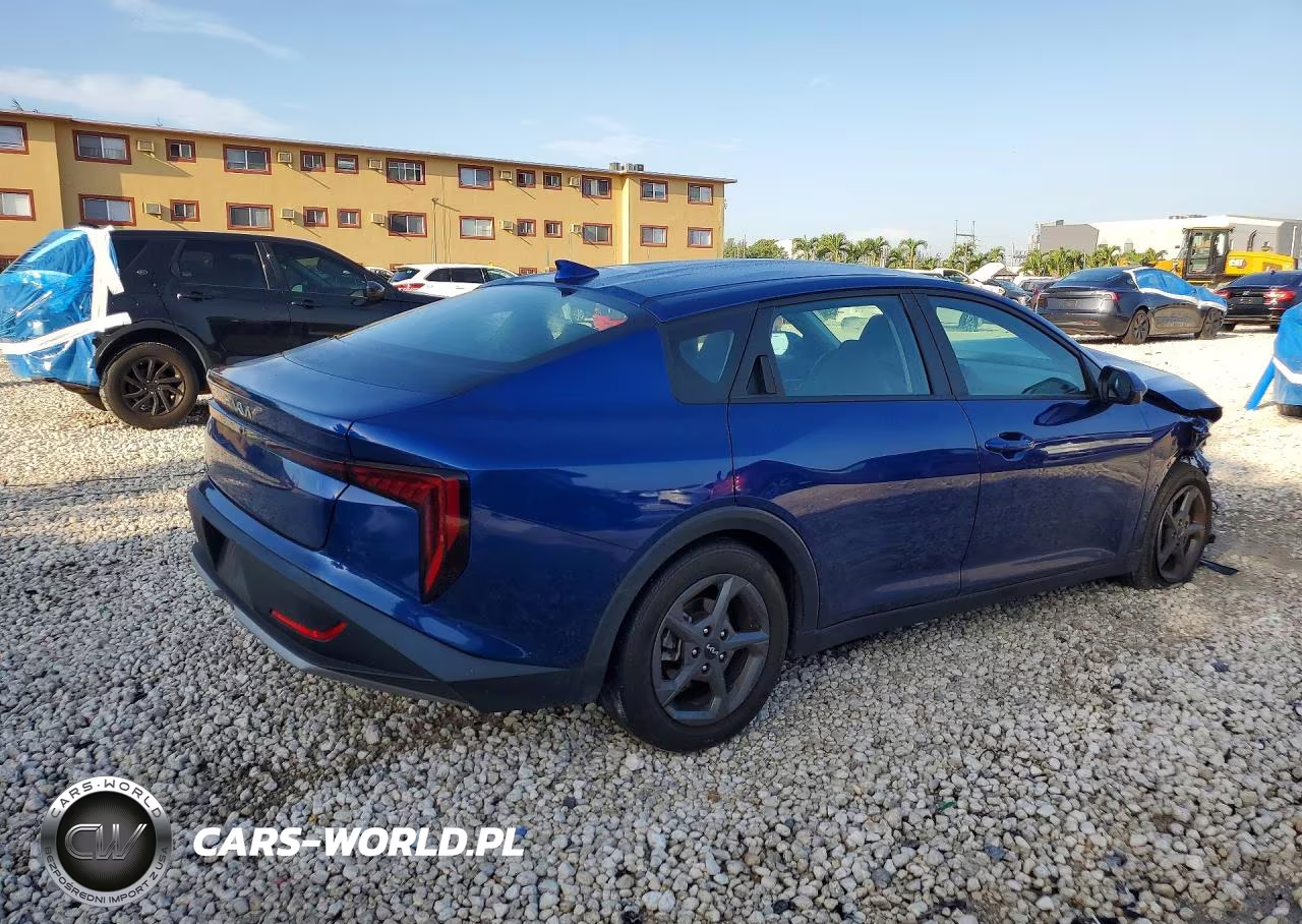 2025 Kia K4 Lxs VIN:3KPFT4DE5SE003811 - 3