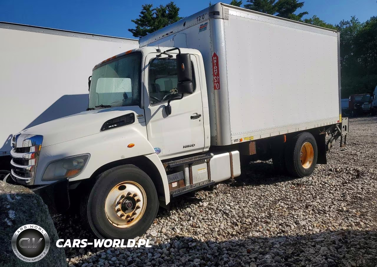 2015 Hino 258-268 Box Truck