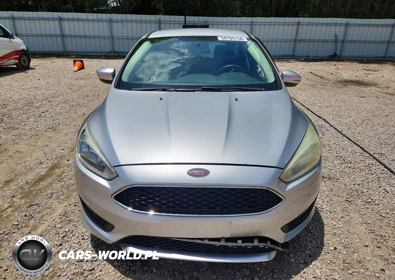 2016 Ford Focus Se VIN:1FADP3K28GL402862 - 5