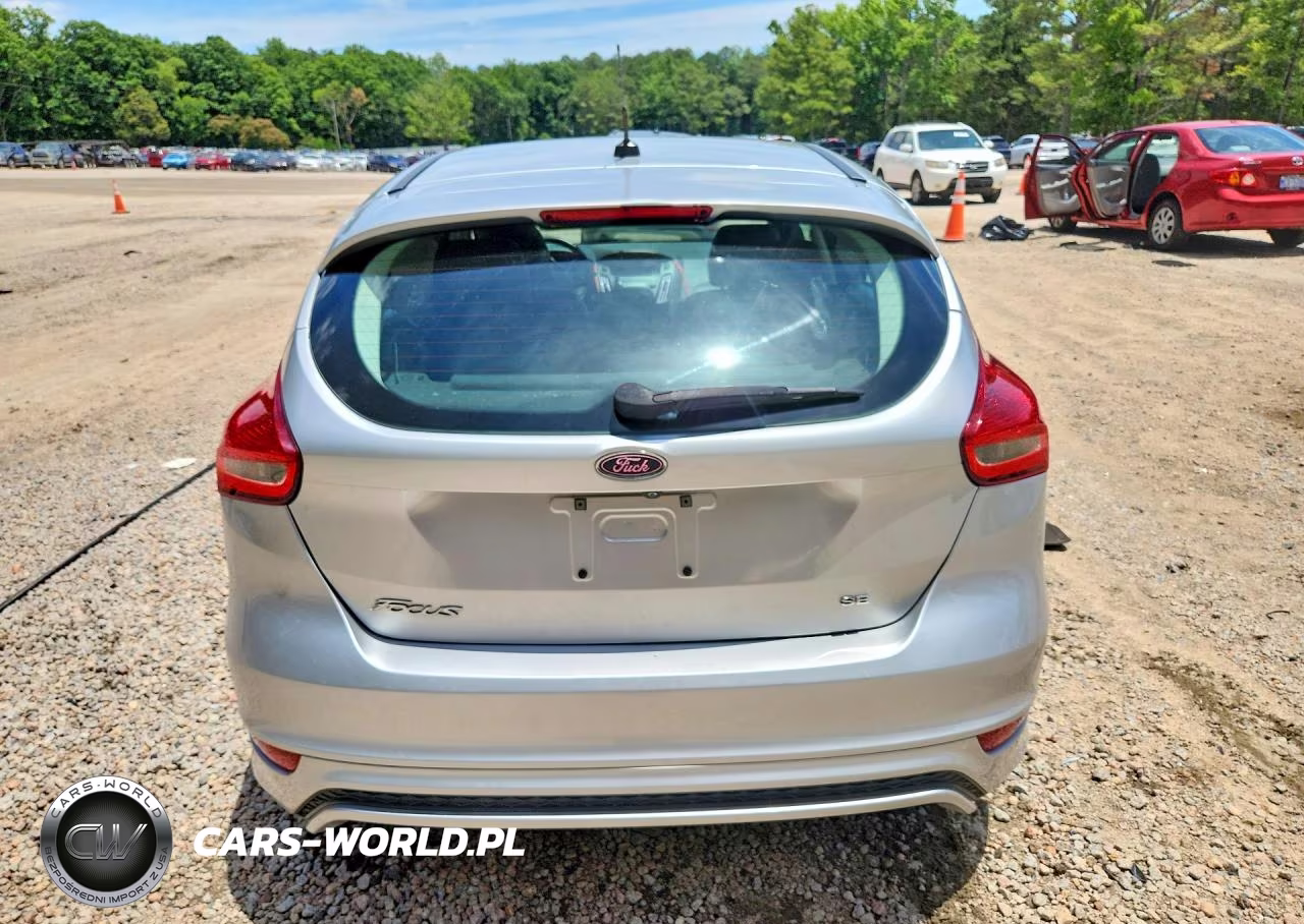 2016 Ford Focus Se VIN:1FADP3K28GL402862 - 6