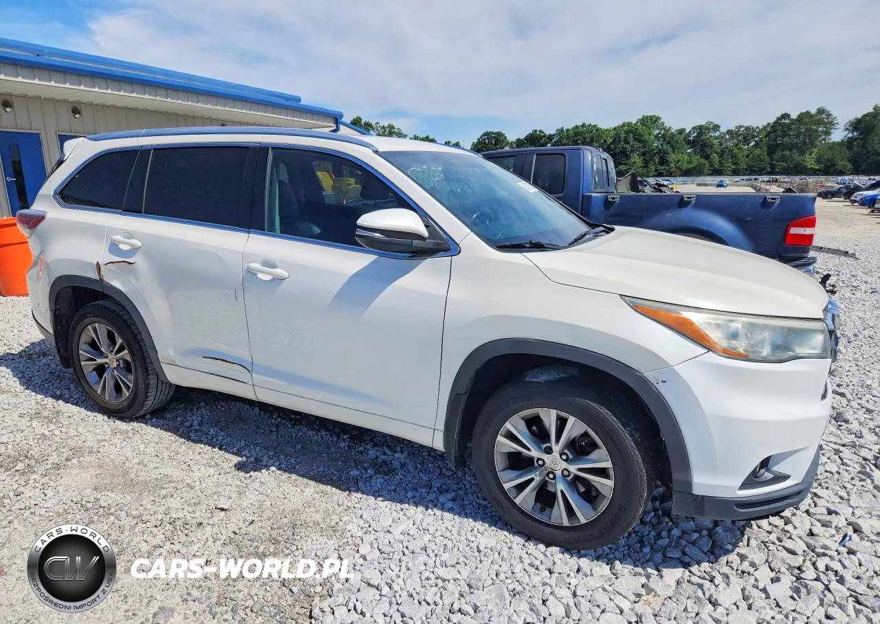 2015 Toyota Highlander Xle VIN:5TDJKRFH8FS092965 - 4