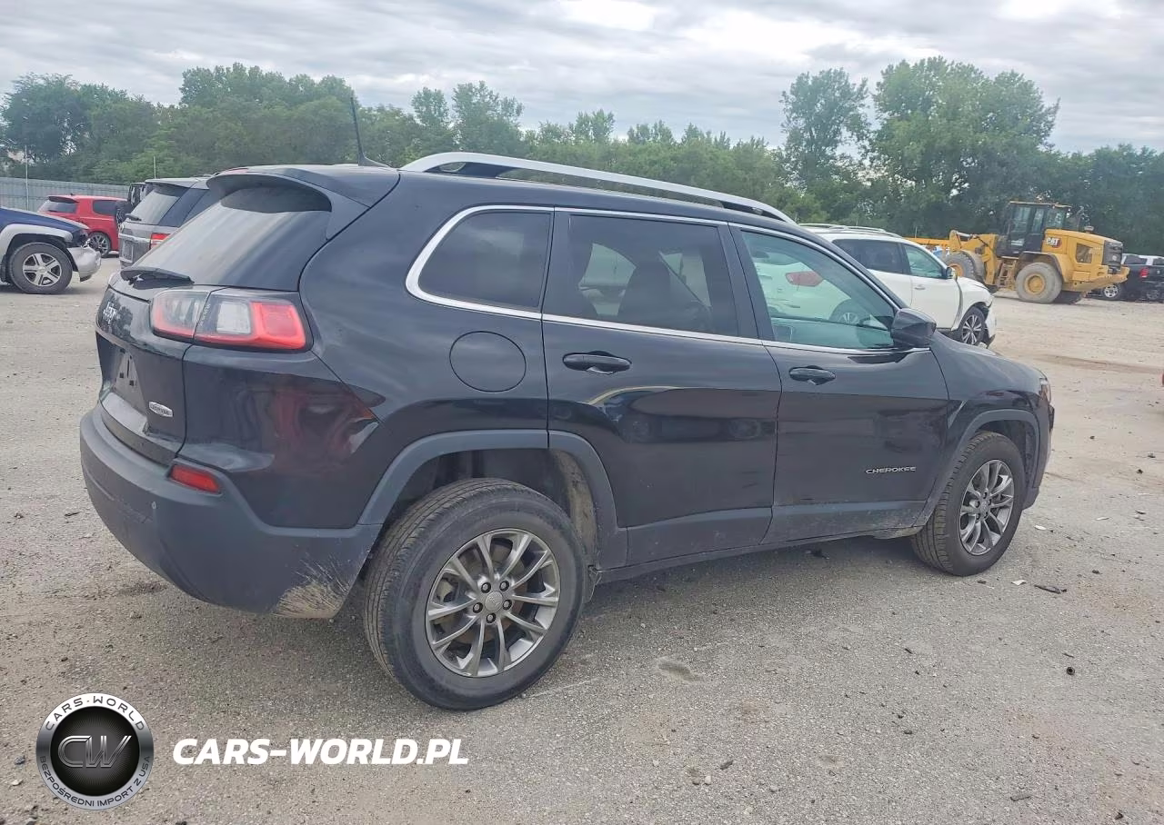 2019 Jeep Cheeroke VIN:1C4PJMLB2KD261559 - 3