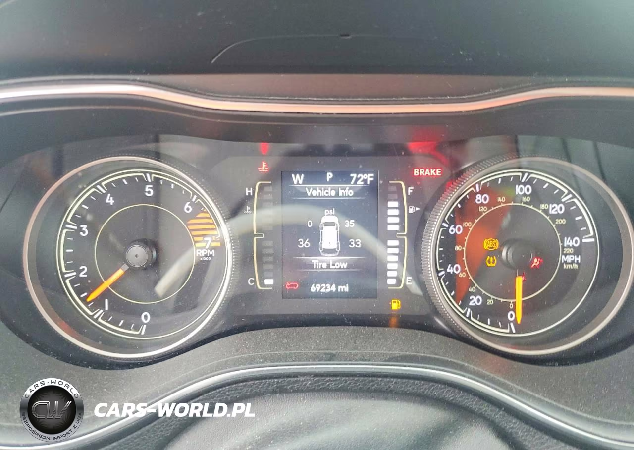 2019 Jeep Cheeroke VIN:1C4PJMLB2KD261559 - 9