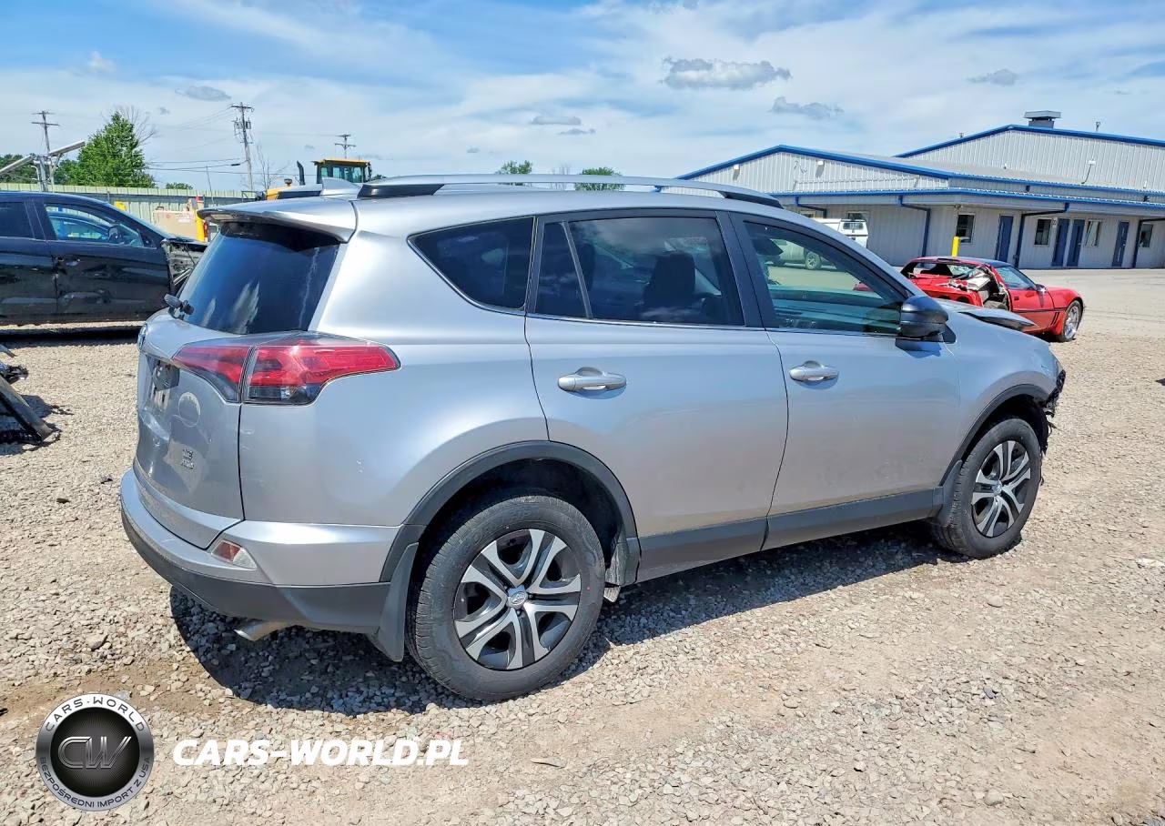 2018 Toyota Rav4 Le VIN:JTMBFREV3JD249046 - 3