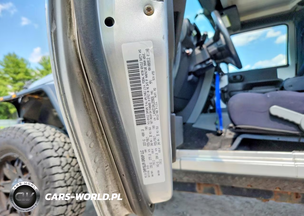 2010 Jeep Wrangler Sport VIN:1J4AA2D16AL229826 - 12