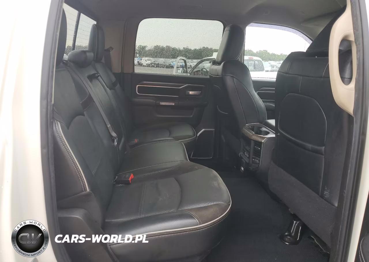 2019 Ram 3500 Laramie VIN:3C63RRJL8KG624182 - 10