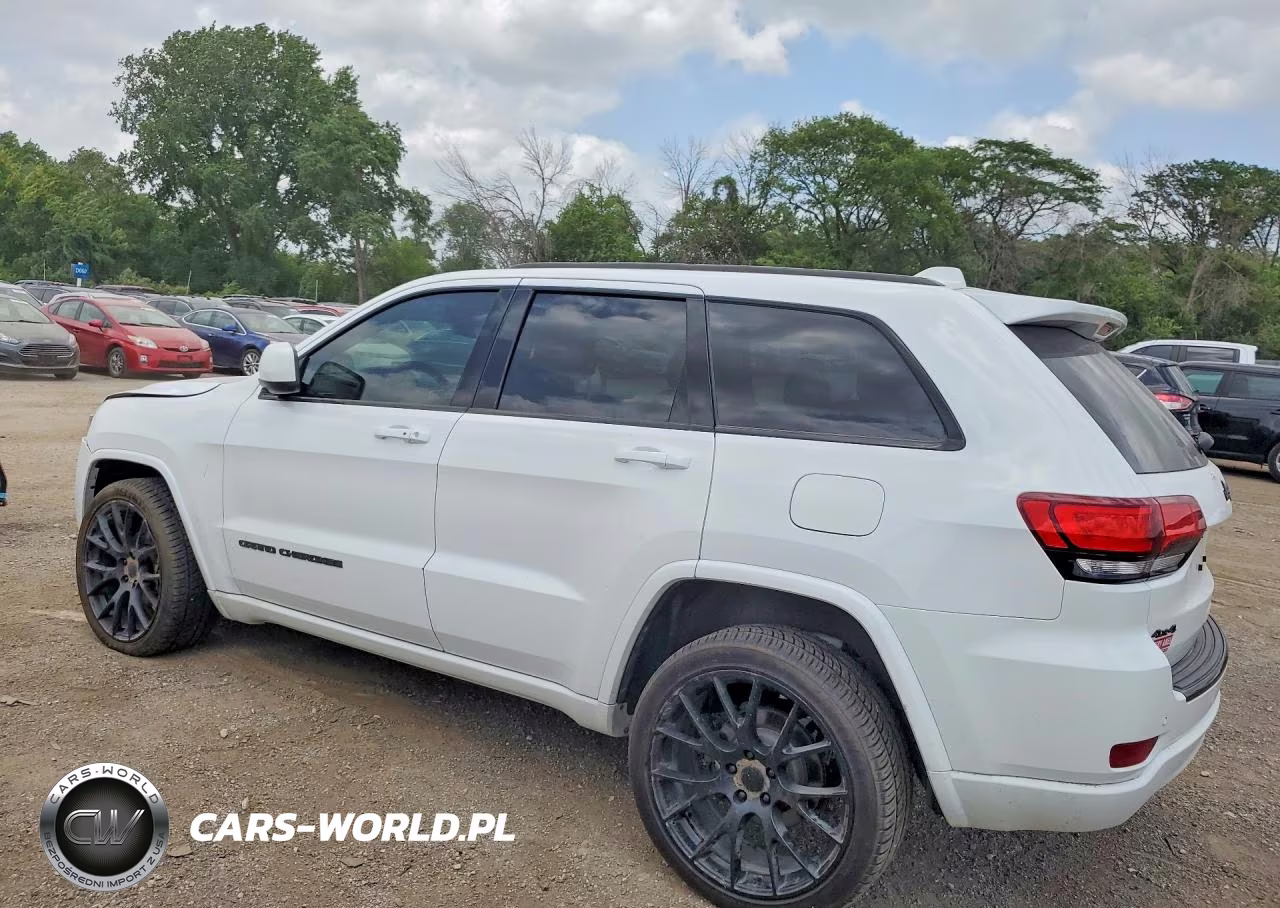 2018 Jeep Grand Cherokee Laredo VIN:1C4RJFAG4JC229252 - 2