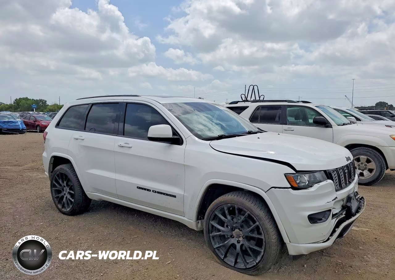 2018 Jeep Grand Cherokee Laredo VIN:1C4RJFAG4JC229252 - 4