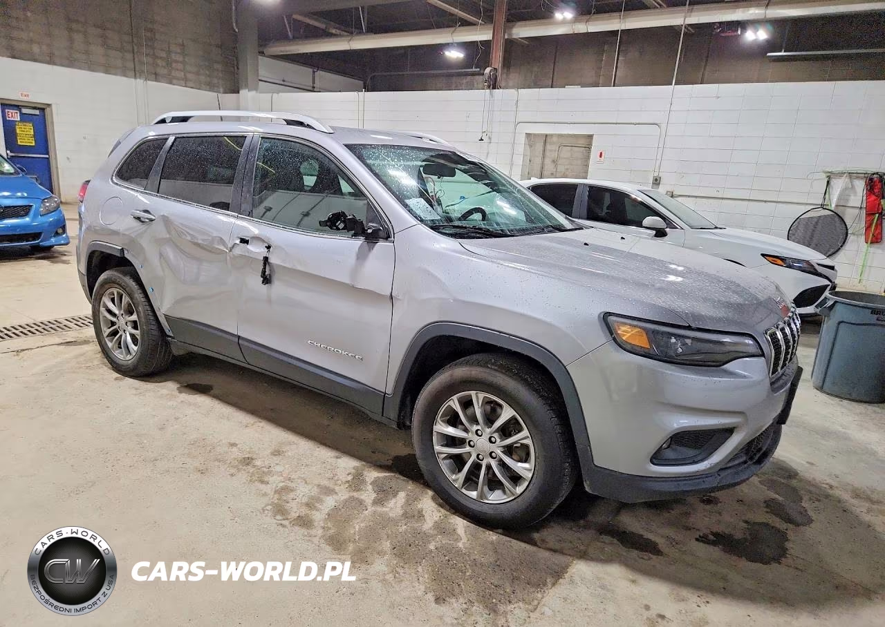 2019 Jeep Cherokee Latitude Plus VIN:1C4PJMLBXKD330546 - 4