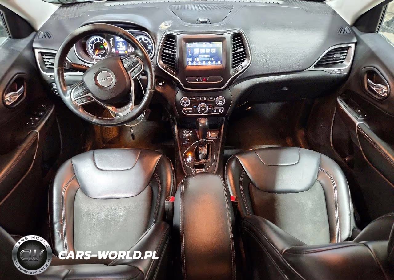2019 Jeep Cherokee Latitude Plus VIN:1C4PJMLBXKD330546 - 8