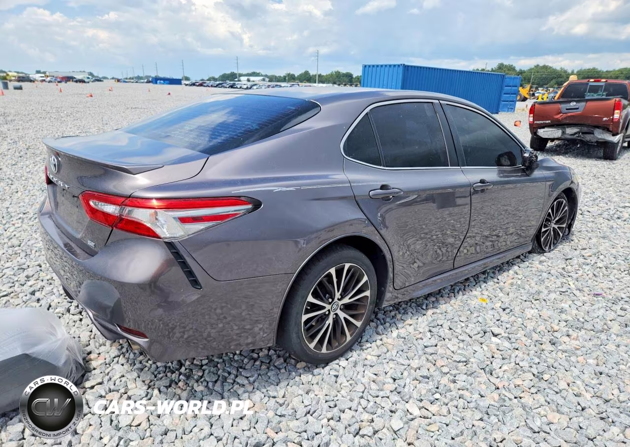 2018 Toyota Camry Se VIN:4T1B11HK9JU642658 - 3