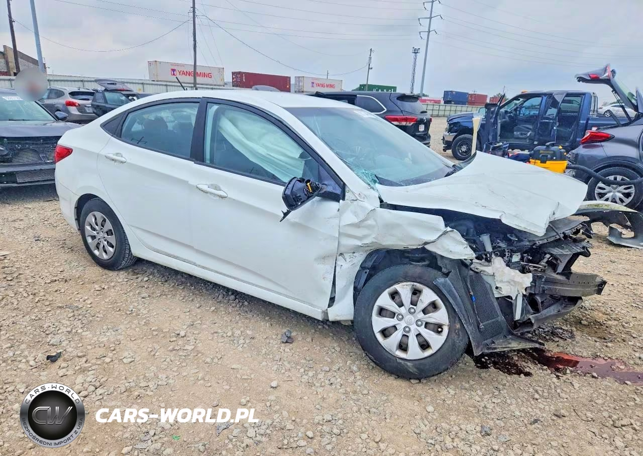 2015 Hyundai Accent Gls VIN:KMHCT4AE9FU853483 - 4