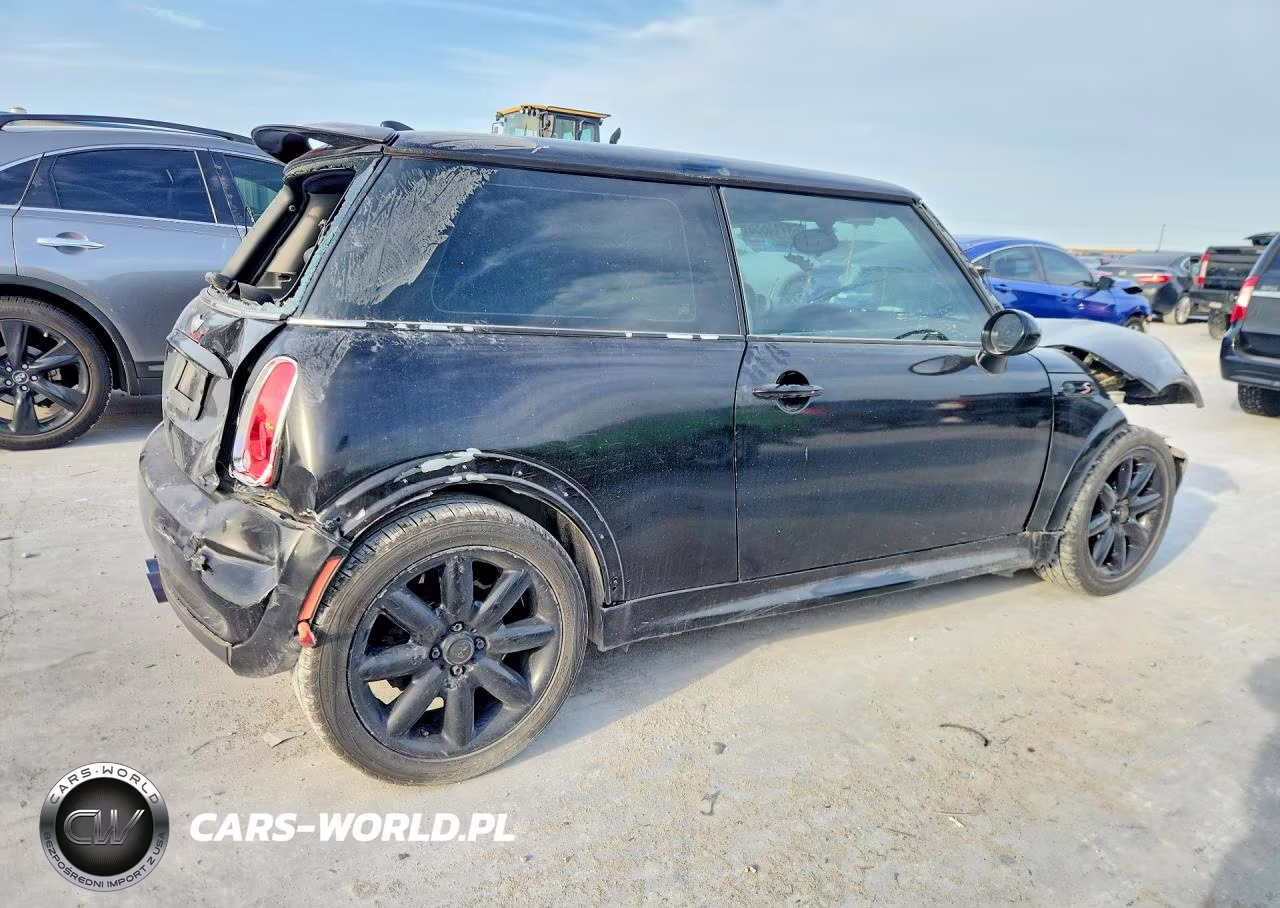 2006 Mini Cooper S VIN:WMWRE33556TN25707 - 3