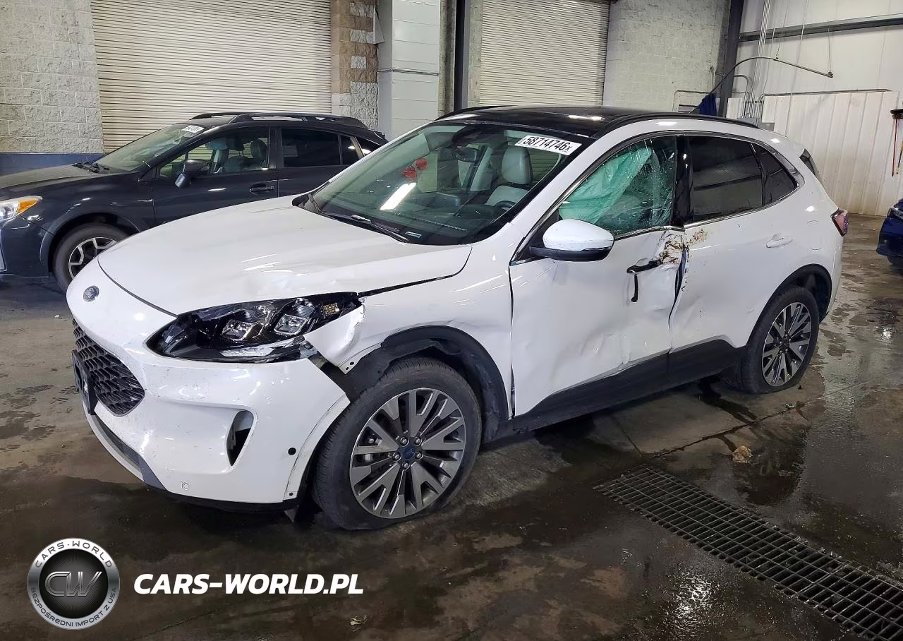 2020 Ford Escape Titanium – zdjęcie 1 z 13