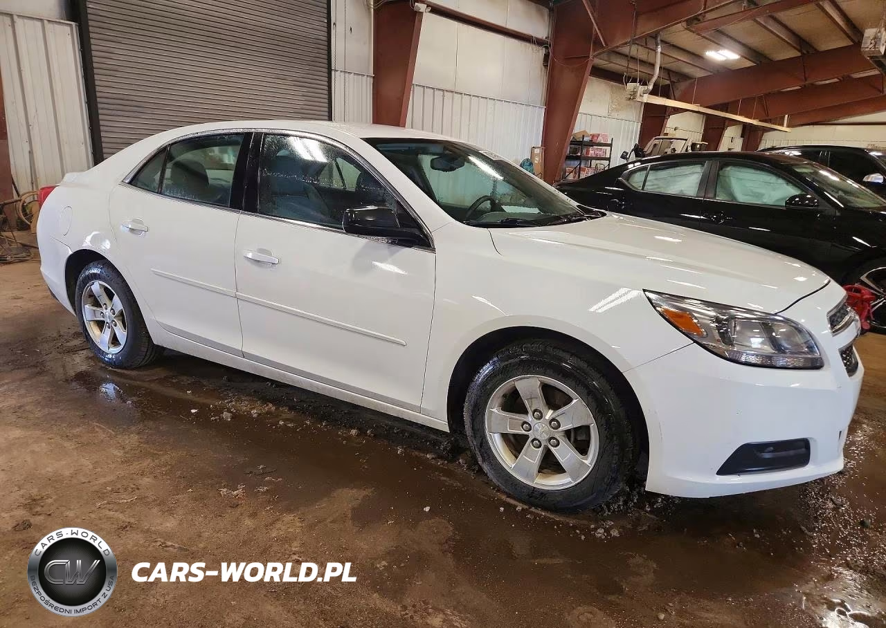 2013 Chevrolet Malibu Ls VIN:1G11B5SA3DF269980 - 4