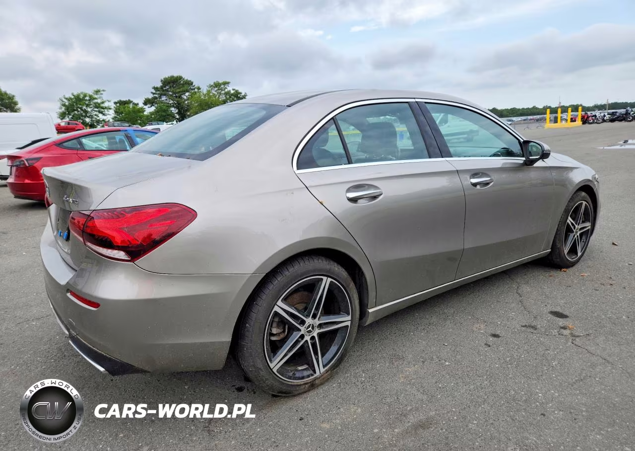 2019 Mercedes-Benz A 220 4Matic VIN:WDD3G4FB6KW031333 - 3