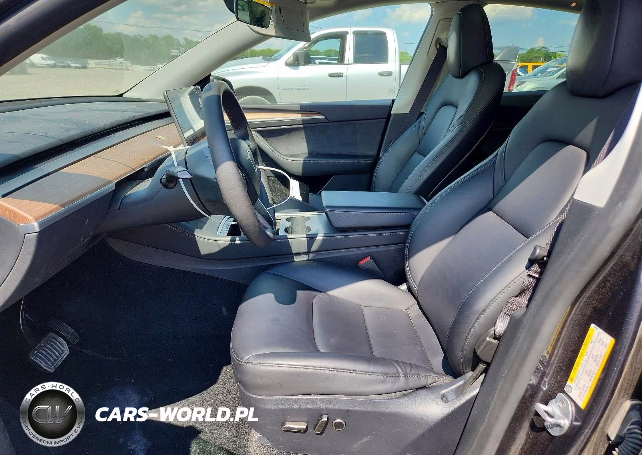 2024 Tesla Model Y VIN:7SAYGDEE8RF084984 - 7