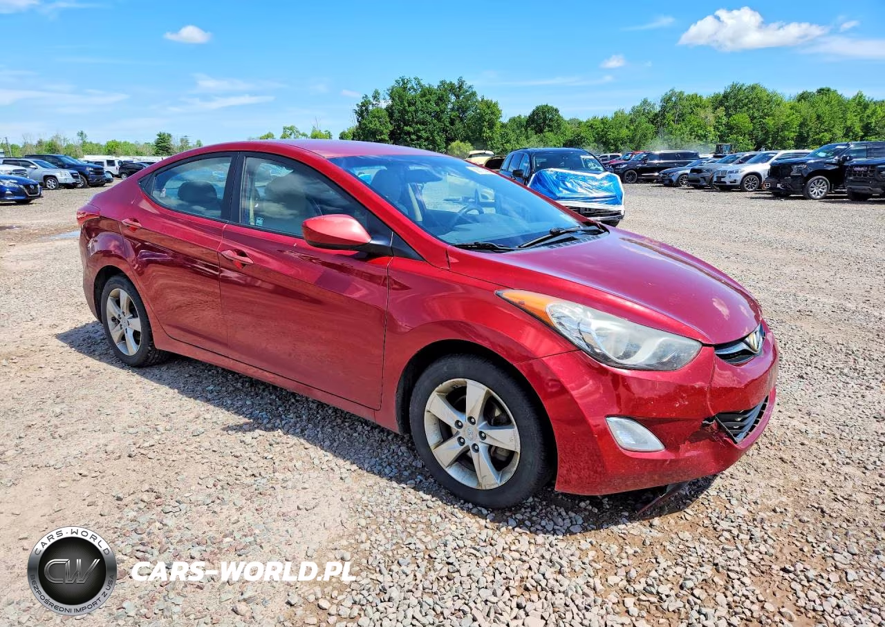 2013 Hyundai Elantra Gls VIN:KMHDH4AE3DU686377 - 4