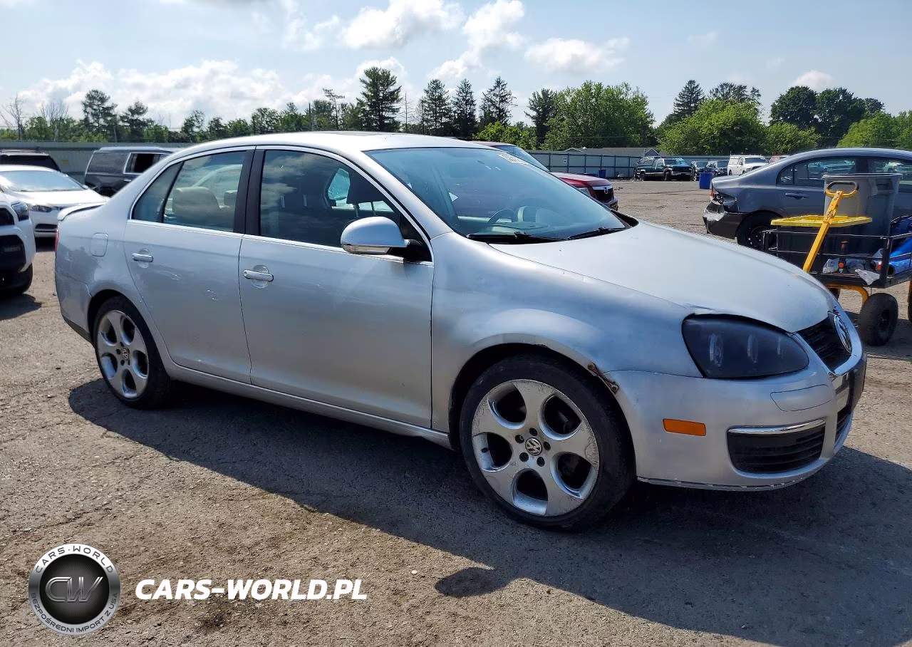 2010 Volkswagen Jetta VIN:3VWRZ7AJ3AM008554 - 4