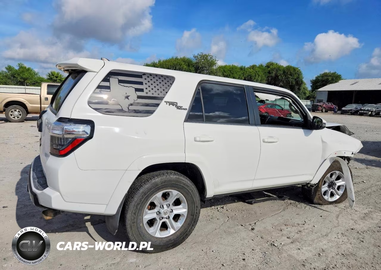 2020 Toyota 4Runner Trd Off-Road Premium VIN:JTEBU5JR3L5764306 - 3