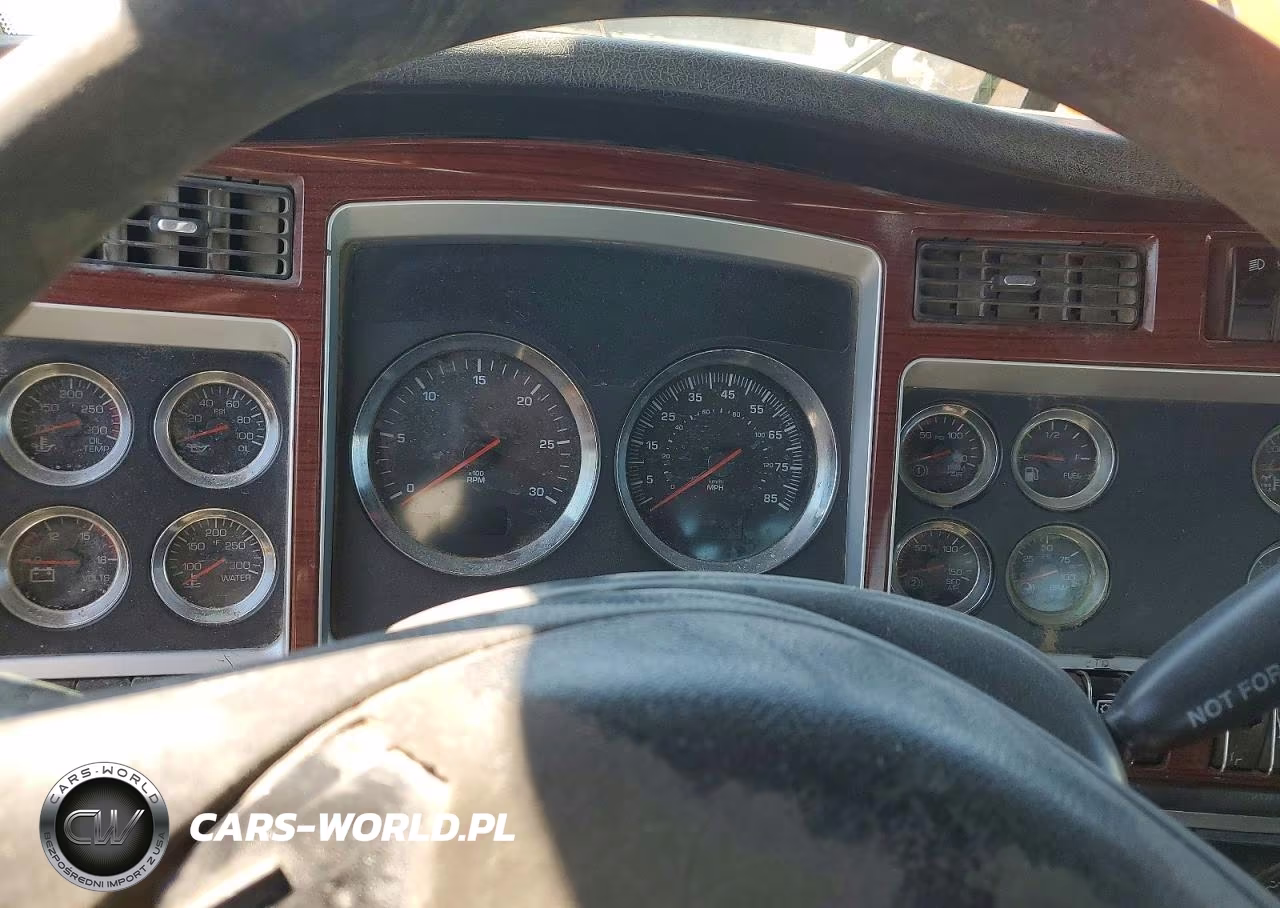2007 Kenworth T800 Semi Truck VIN:1XKDDB0X77J194775 - 8