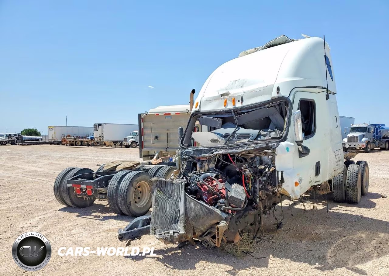 2014 Freightliner Cascadia Semi Truck VIN:1FUJGLBG1ELFK8692 - 1
