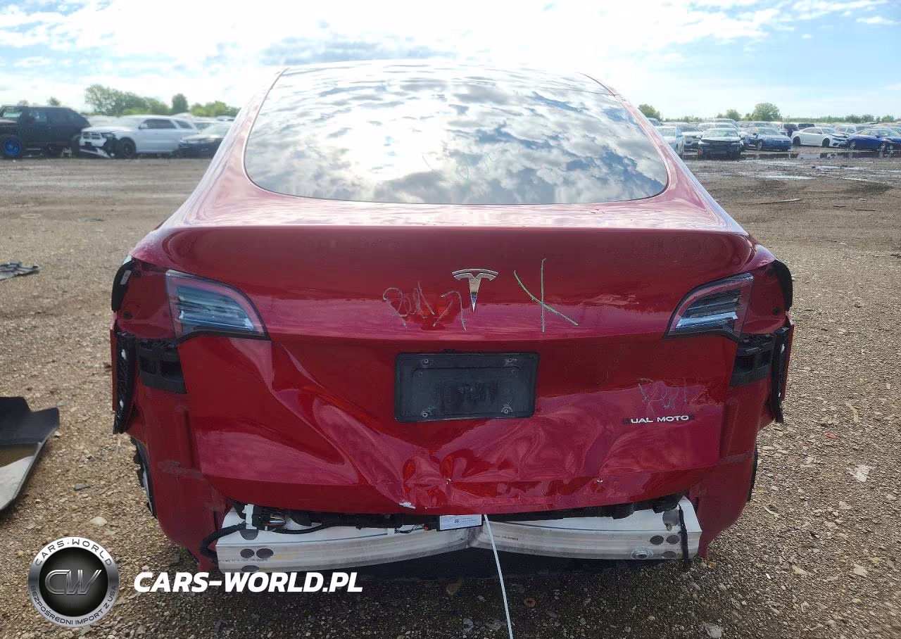 2022 Tesla Model Y VIN:7SAYGAEE3NF364823 - 6
