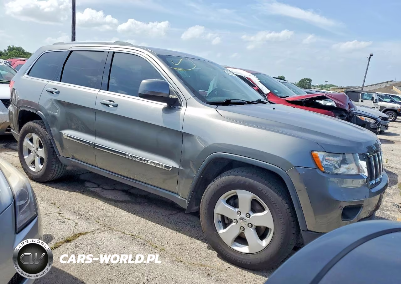 2012 Jeep Grand Cherokee Laredo VIN:1C4RJFAT1CC184903 - 4