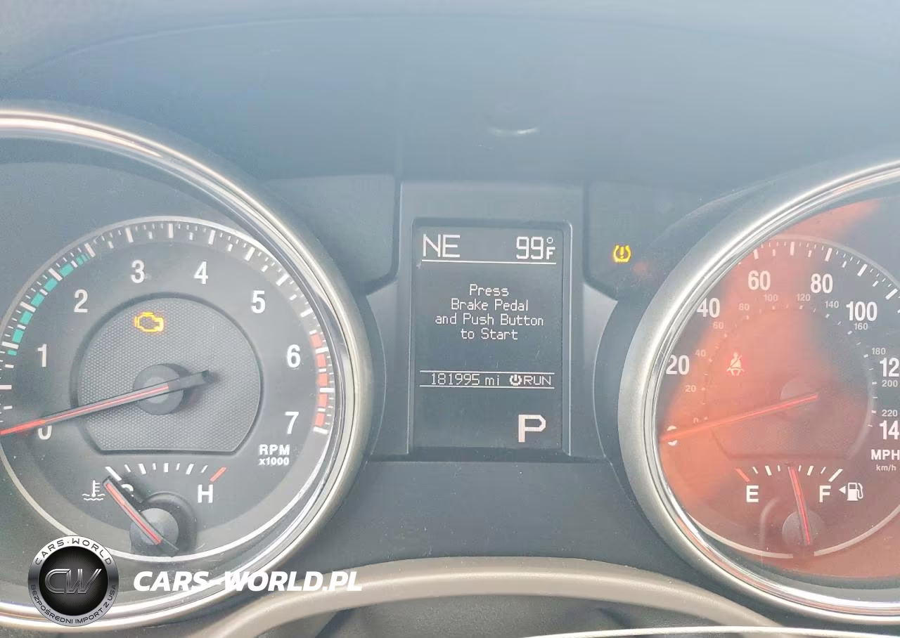 2012 Jeep Grand Cherokee Laredo VIN:1C4RJFAT1CC184903 - 9