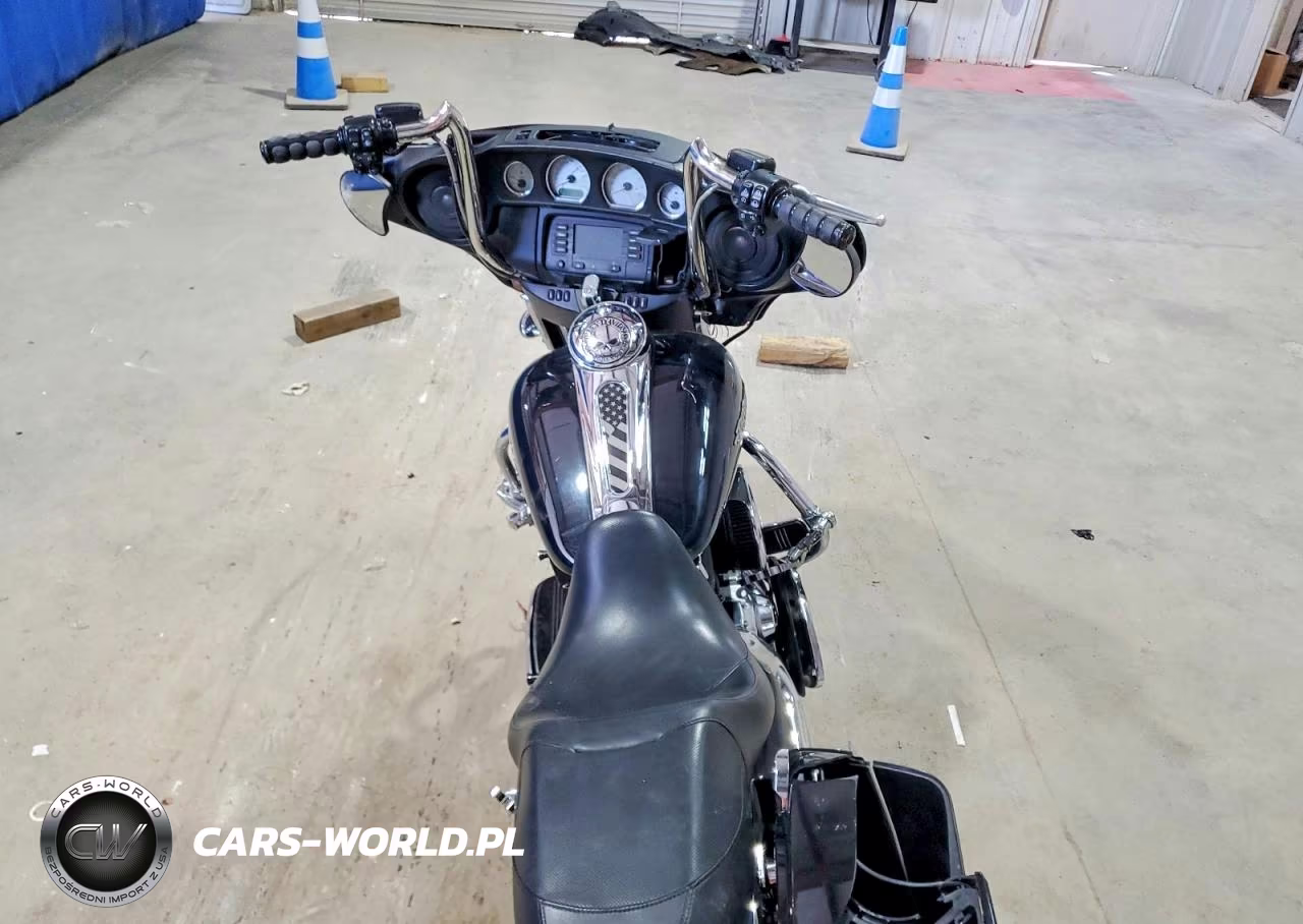 2015 Harley-Davidson Flhx Street Glide VIN:1HD1KBM12FB693887 - 6