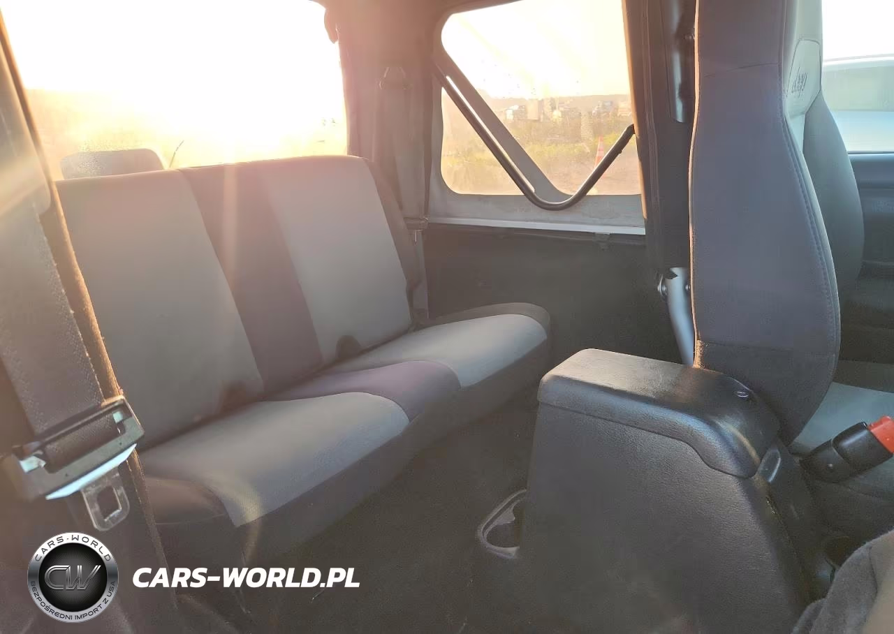 2005 Jeep Wrangler X VIN:1J4FA39S25P378858 - 10