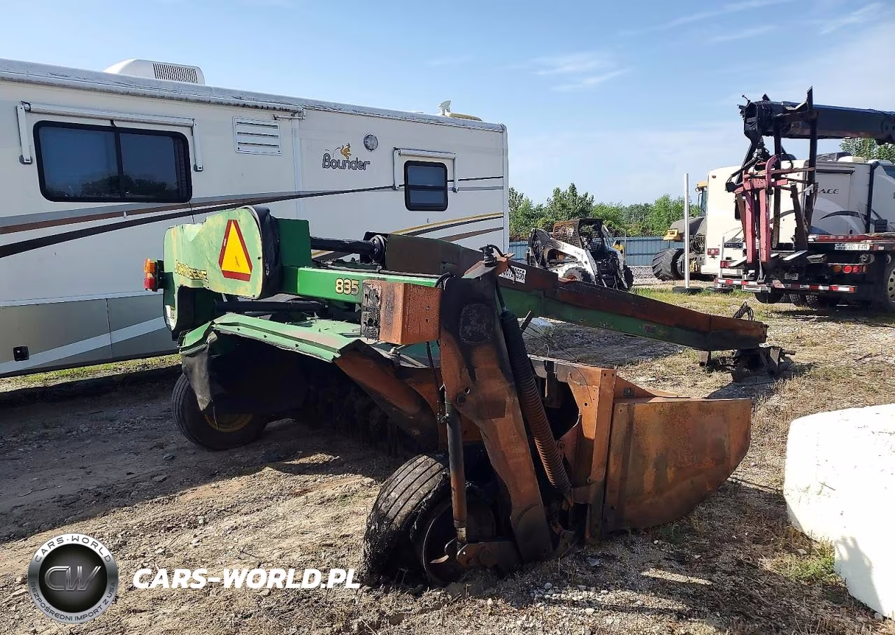 2010 John Deere 835 Windrower VIN:E00835T362077 - 2