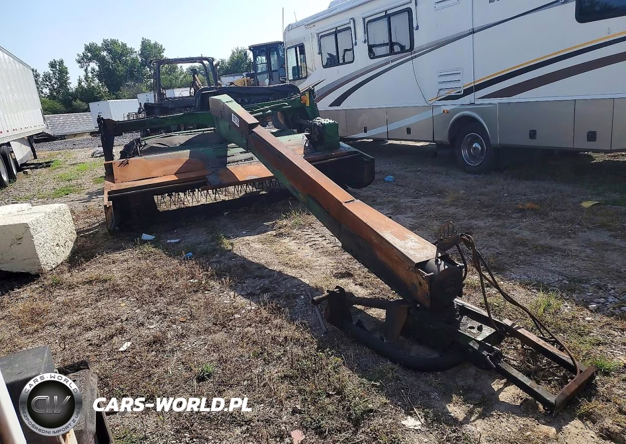 2010 John Deere 835 Windrower VIN:E00835T362077 - 3