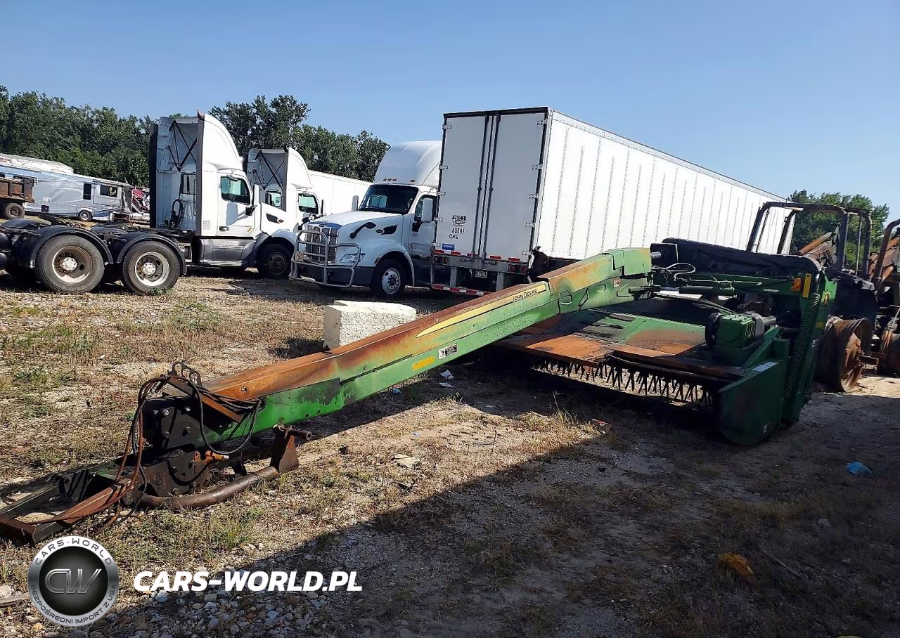 2010 John Deere 835 Windrower VIN:E00835T362077 - 4