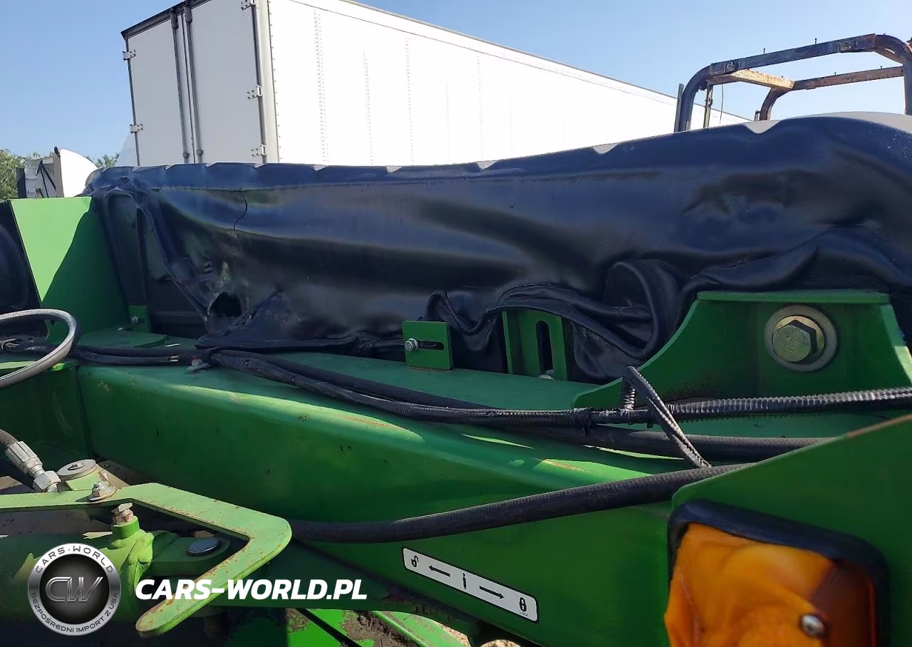2010 John Deere 835 Windrower VIN:E00835T362077 - 5