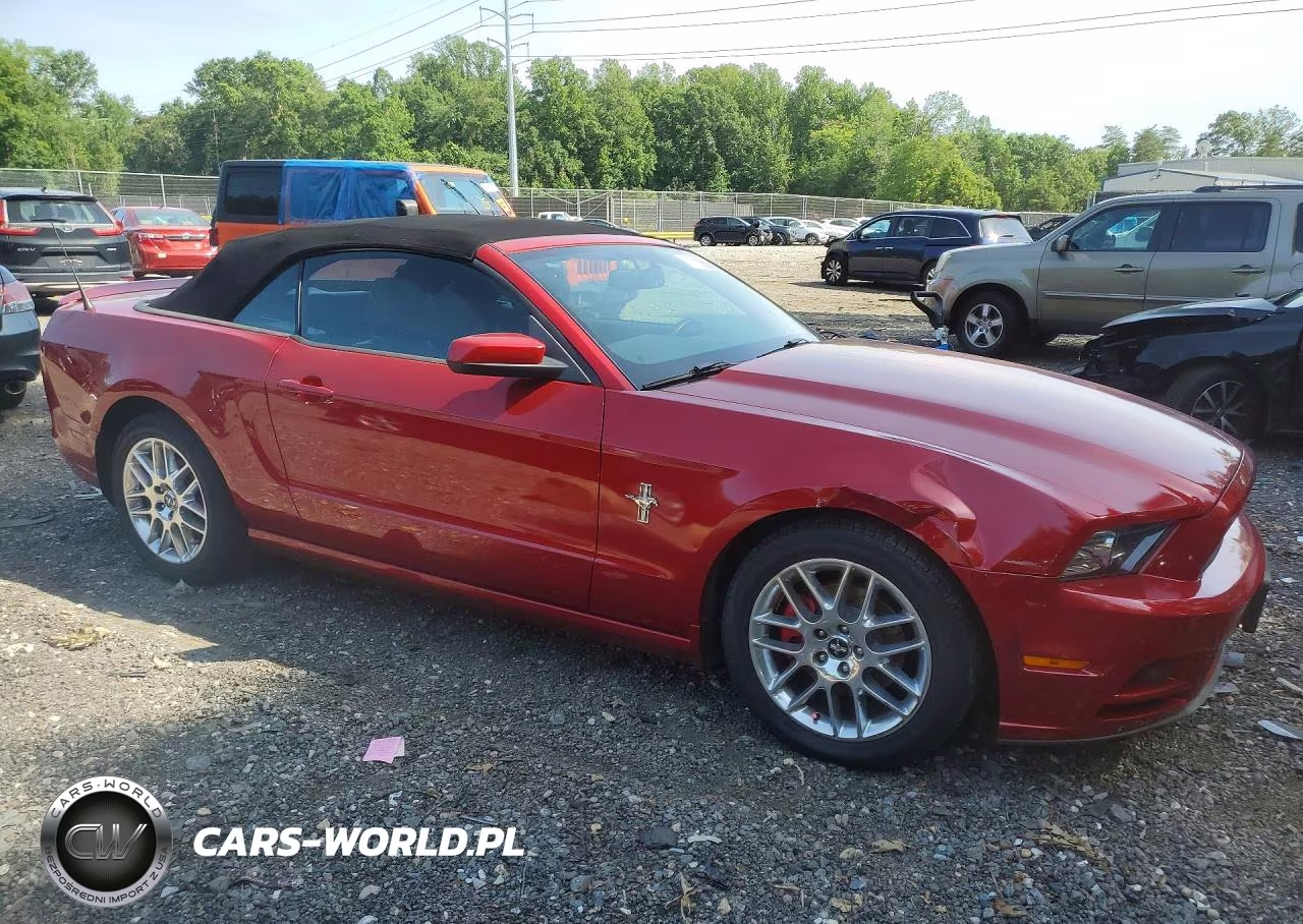 2013 Ford Mustang VIN:1ZVBP8EM6D5228895 - 4
