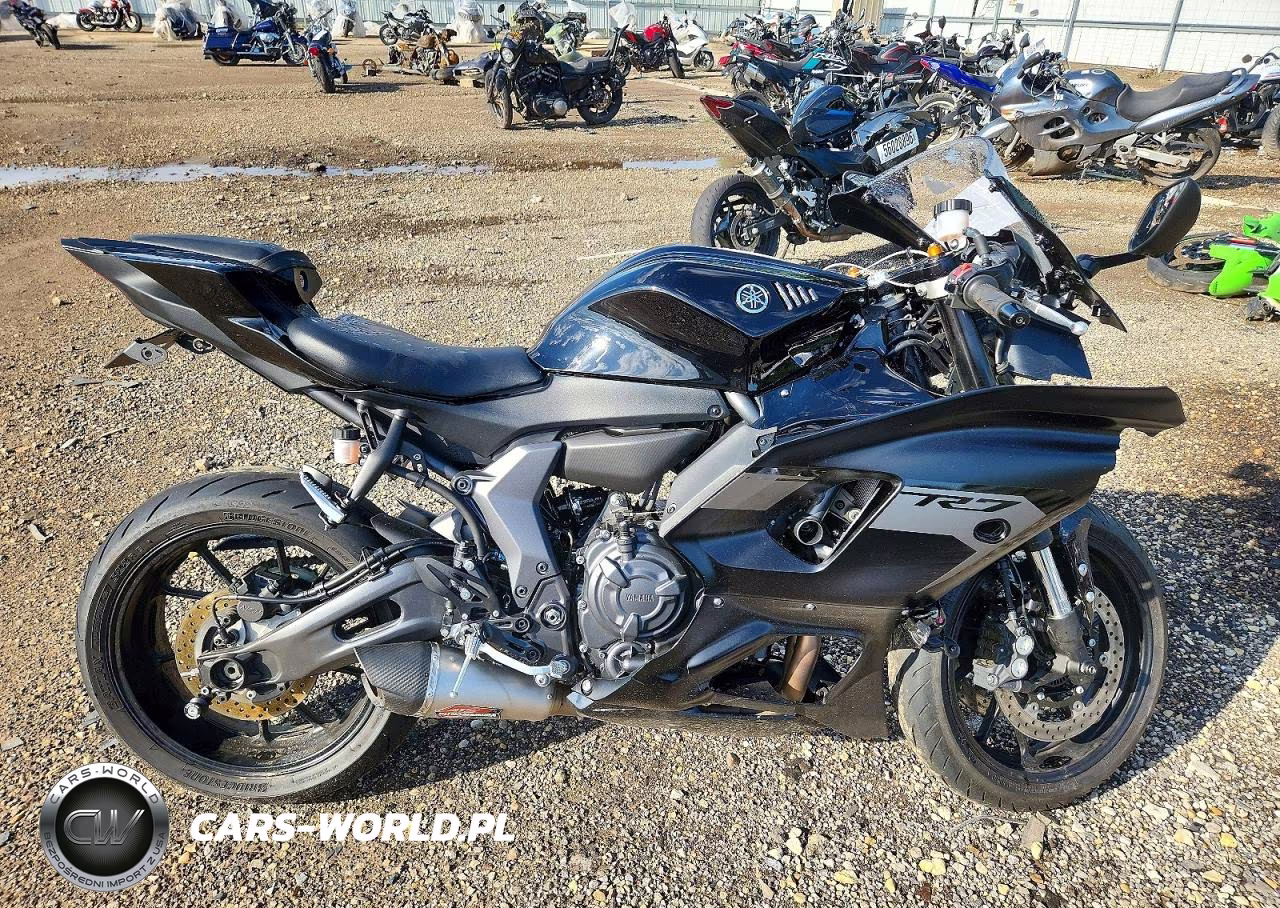 2025 Yamaha Yzfr7