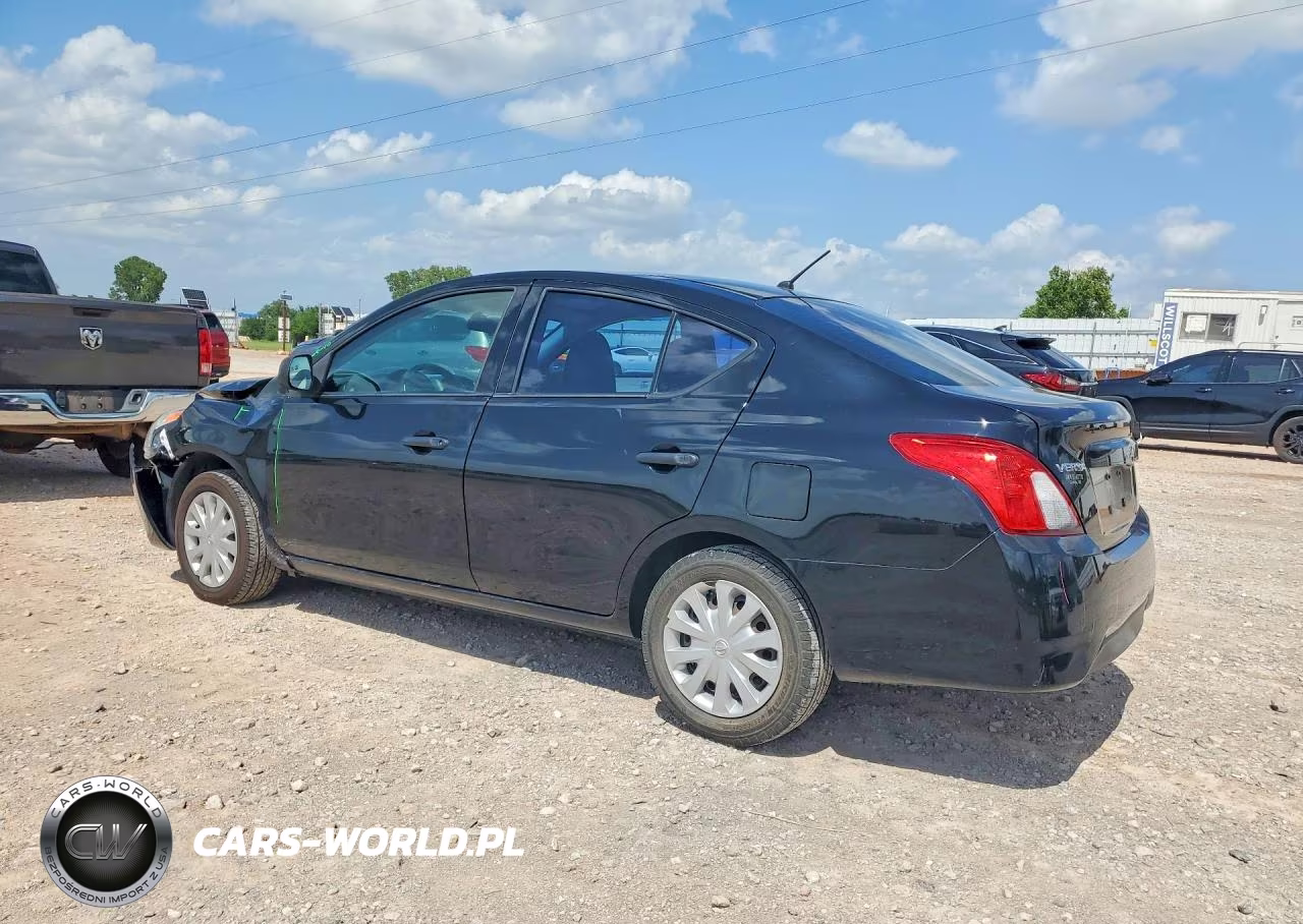 2015 Nissan Versa 1.6 S VIN:3N1CN7AP5FL833228 - 2