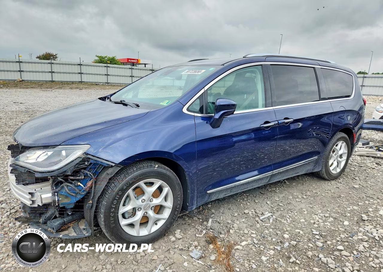 2017 Chrysler Pacifica Touring L Plus
