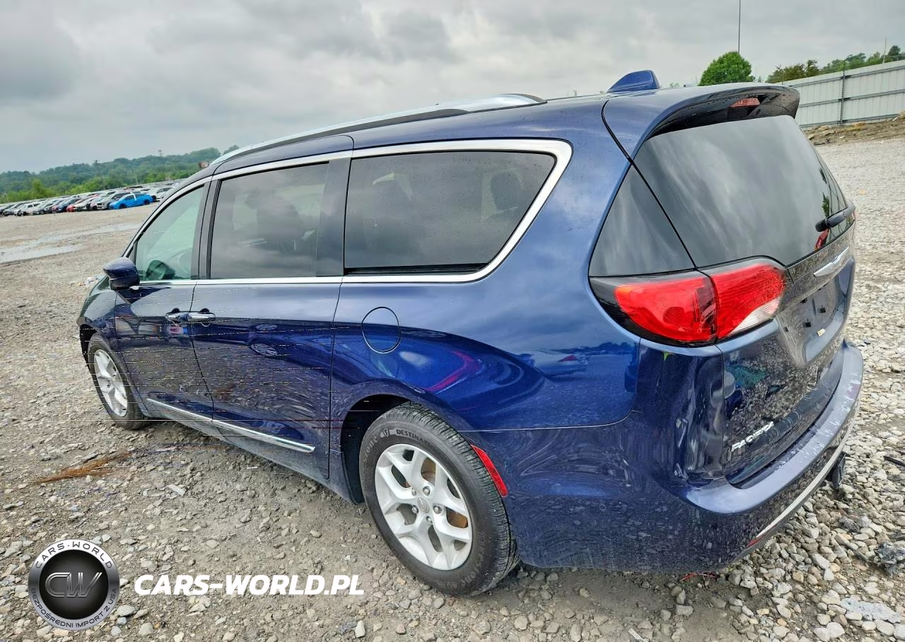 2017 Chrysler Pacifica Touring L Plus VIN:2C4RC1EG2HR538761 - 2