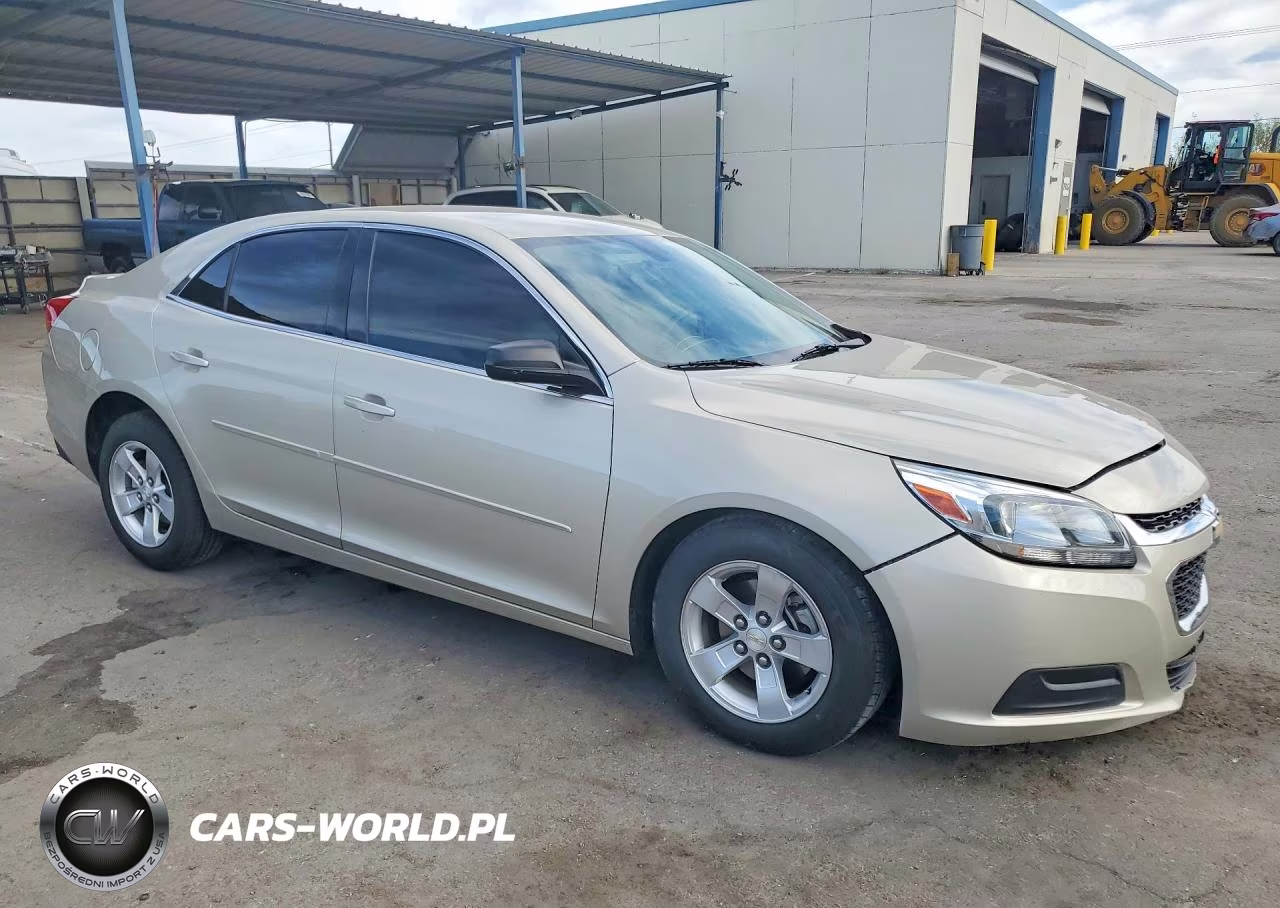 2015 Chevrolet Malibu Ls VIN:1G11B5SLXFF200871 - 4