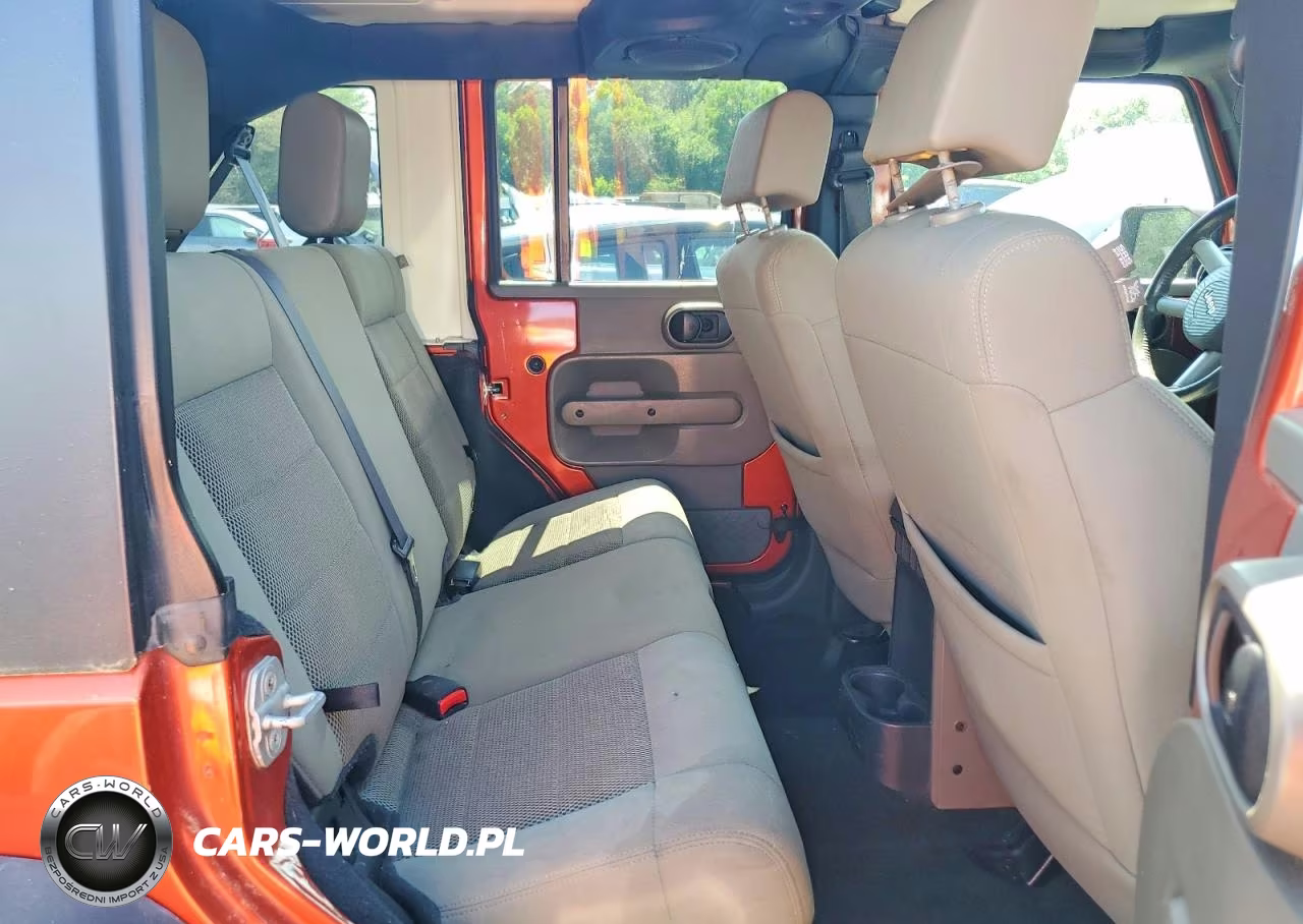 2009 Jeep Wrangler Unlimited Sahara VIN:1J8GA59149L711158 - 10