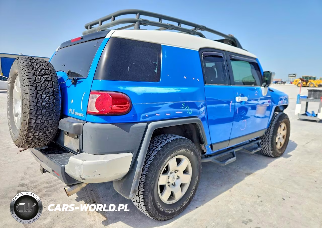 2007 Toyota Fj Cruiser Base VIN:JTEBU11F370042108 - 3