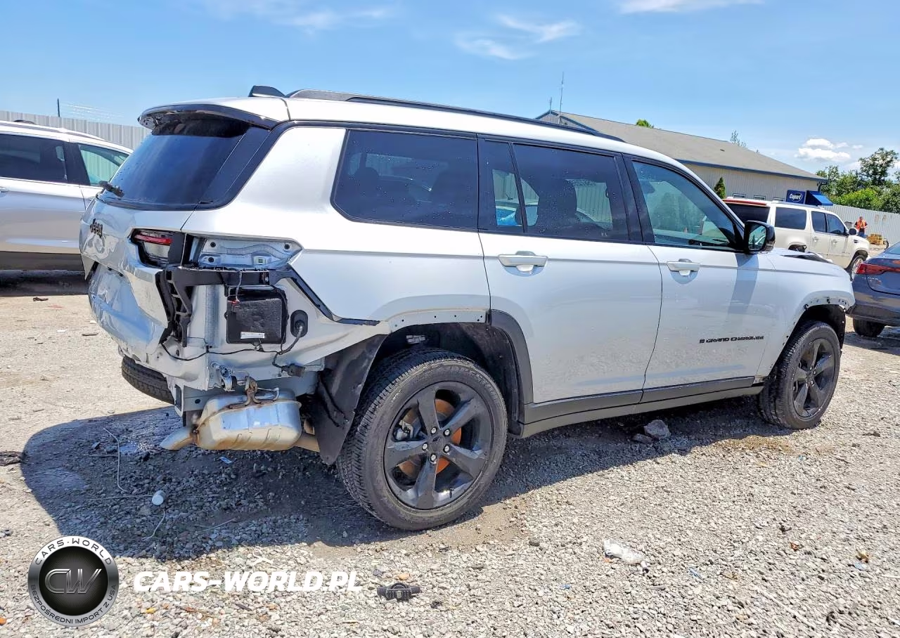 2023 Jeep Grand Cherokee L Laredo VIN:1C4RJKAG4P8806186 - 3