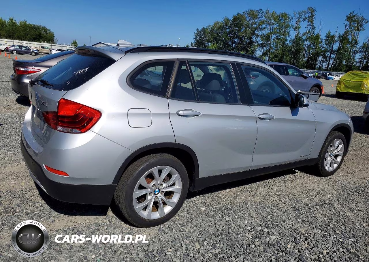 2014 BMW X1 xDrive28I VIN:WBAVL1C54EVY23810 - 3