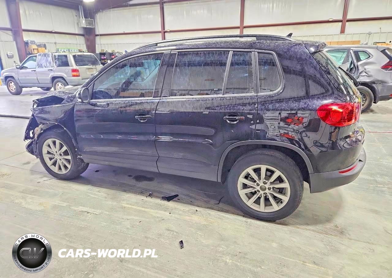 2018 Volkswagen Tiguan Limited VIN:WVGAV7AX0JK002679 - 2