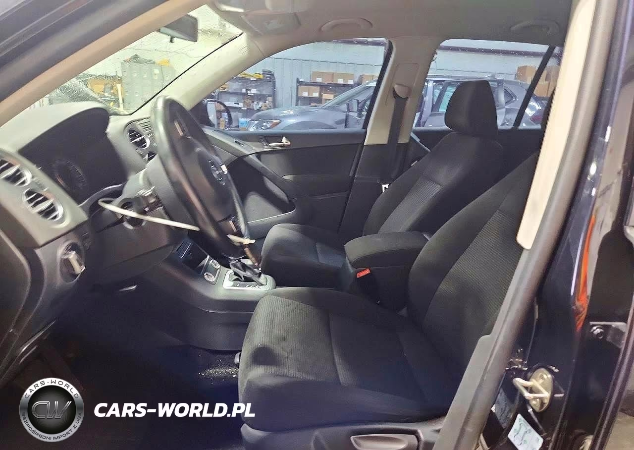 2018 Volkswagen Tiguan Limited VIN:WVGAV7AX0JK002679 - 7